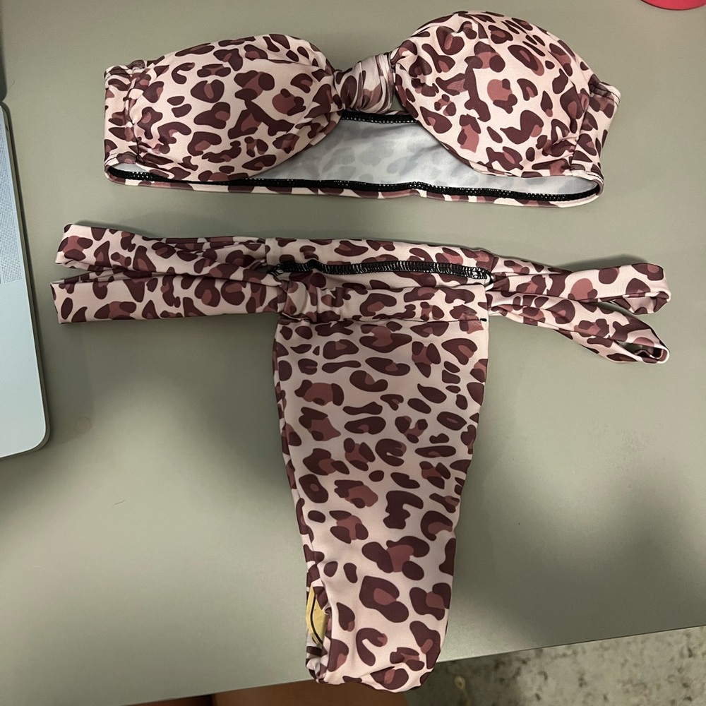 Strapless cheetah cheeky bikini